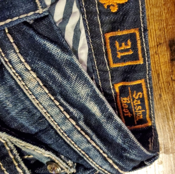 Rock Revival Jeans - Picture 2 of 4